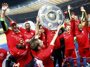 Bayern slaví po výhře nad Herthou Berlín titul