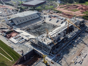 Na části stadionu v Sao Paulu, kde zahynul dělník, se nepracuje