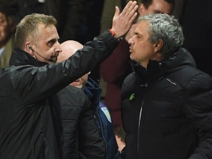 Mourinho dostal pokutu za nevhodné chování v duelu s Aston Villou
