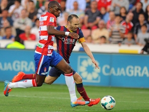 Barcelona vrávorá dál - prohrála v Granadě 1:0, Real rozdrtil Almeríu 4:0