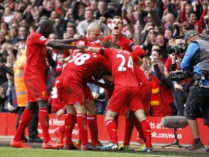 Liverpool zvítězil 3:2 nad Manchesterem City a osamostatnil se na čele tabulky