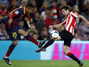 Barcelona přežila v souboji s Athleticem klinickou smrt a ligu po výhře 2:1 ještě nebalí