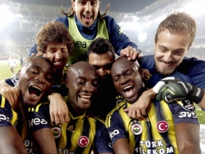 Byl to fakt masakr, řekl Kadlec po oslavách titulu s Fenerbahce 
