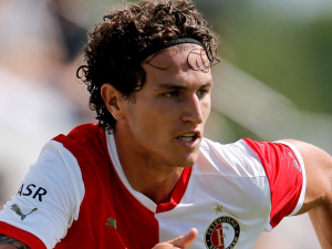 Janmaat se může rozhodnout. Serie A nebo Premier League?