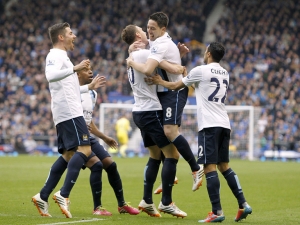 Manchester City porazil Everton a od titulu ho dělí dva zápasy