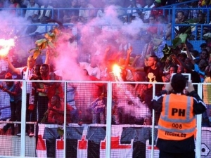 Na konžském fotbalovém stadionu dav ušlapal nejméně 15 lidí