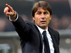 Conte opět vyhrožuje odchodem, láká ho AC Milán?
