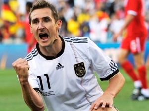 Klose má před fotbalovým MS na dosah dva rekordy