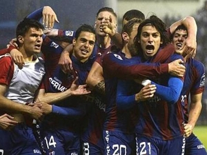 SD Eibar si vybojoval poprvé v historii postup do Primera División. Není však jisté, jestli si ji zahraje
