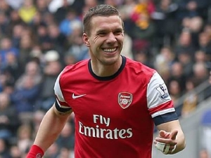 Podolski chce pryč z Arsenalu, sledují ho v Římě