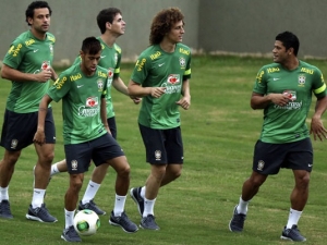 Brazilští fotbalisté zahájili přípravu na MS uprostřed protestů