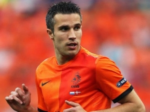 Van Persie má před semifinále žaludeční potíže, trénoval sám 