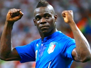 Itálie zdolala Anglii, rozhodující branku dal Mario Balotelli