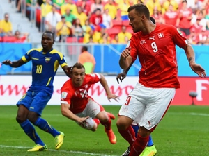 Švýcaři v nastaveném čase otočili vývoj zápasu s Ekvádorem a zvítězili 2:1