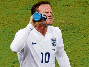 Skončí Rooney po špatném zápase s Itálií na střídačce?