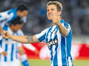Iñigo Martínez - náhrada za případné odchody Pepeho a Varaneho
