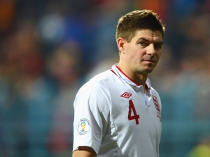 Gerrard proti Uruguaji zklamal, spolupráci z Liverpoolu ale nezapomněl