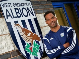 West Bromwich dokončil příchod Joleona Lescotta z Manchesteru City