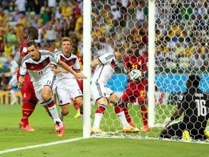 Německá mašina se zasekla a pouze remizovala s Ghanou. Miroslav Klose se dotáhl na čelo tabulky střelců mistrovství světa