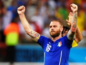 Itálii by mohl v rozhodujícím zápase s Uruguayí chybět De Rossi 