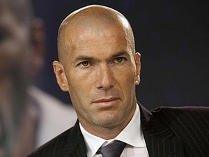 Už je to oficiální. Zidane povede z trenérské lavičky béčko Realu Madrid