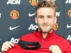 Manchester United získal Luka Shawa, ten podepsal pětiletý kontrakt
