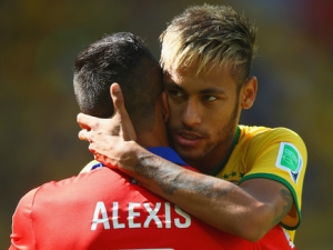 Porovnání Neymara a Alexise Sáncheze ve vzájemném duelu