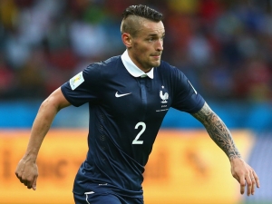Arsenalu bude až tři měsíce chybět zraněný obránce Debuchy 