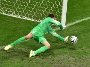 Nizozemsko porazilo Kostariku až po penaltách. Ty vychytal náhradník v bráně Tim Krul