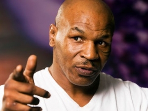 Suáreze se zastal boxer Tyson, který rovněž kousl soupeře