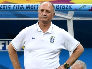Scolari nehodlá rezignovat, čeká na rozhodnutí federace 