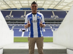 Záložník Realu Casemiro jde na hostování do Porta