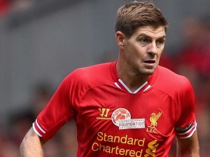 Steven Gerrard prodlouží s Liverpoolem smlouvu až do roku 2016
