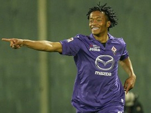 Fiorentina rozdrtila Inter, Udinese přišlo o výhru v poslední minutě