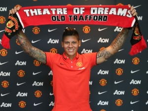 Rojův přestup dokončen. Manchester United jej oficiálně představil jako novou posilu