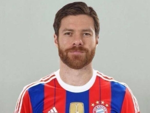 Xabi Alonso si už plácl s Bayernem Mnichov