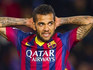 Brazilec Alves po sezoně možná opustí fotbalisty Barcelony