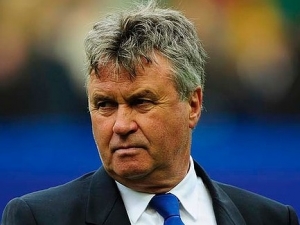 Hiddink má přes špatný vstup do kvalifikace zůstat u Nizozemska
