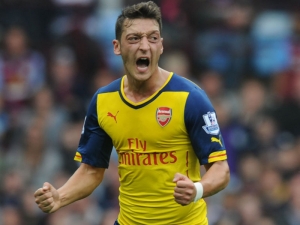 Wenger ocenil výkon Özila při výhře nad Aston Villou