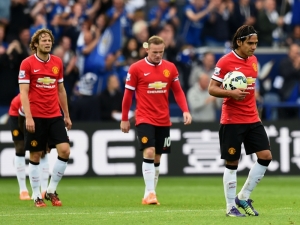 Manchester United vyhořel na Goodison Parku, Fernandinho zachránil City výhru nad Aston Villou, Liverpoolu se top čtyřka vzdaluje