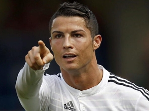 Real Madrid vyhrál na půdě Villarrealu 2:0, Barça smetla Granadu a vrátila se do čela