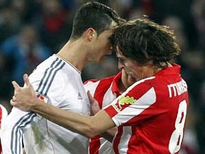 Barcelona zavítá do Vallecas, kde pro ni před rokem skončila jedna dlouhá šňůra, Real přivítá Athletic Bilbao, který je v hluboké krizi