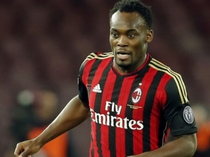 Fotbalista Essien popřel zprávy o tom, že onemocněl ebolou
