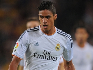 Obránce Realu Madrid Varane odmítl nabídku Manchesteru United