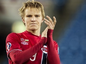Ödegaard přepisoval historii. V 15 letech je nejmladším hráčem kvalifikace