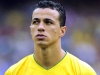 Brazilský fotbalista chtěl oklamat rozhodčího, tahal se za dres 