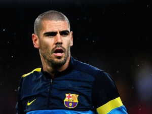 Víctor Valdés bude trénovat s Manchesterem United