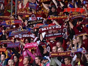 Na nedělní fotbal Plzeň - Sparta budou dohlížet desítky policistů 