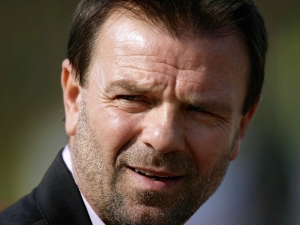 Kouč CSKA Sofia zkolaboval po zásahu sněhovou koulí 