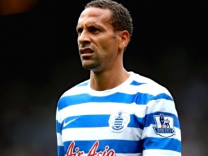 Rio Ferdinand dostal třízápasový trest za urážku na sociální síti 
